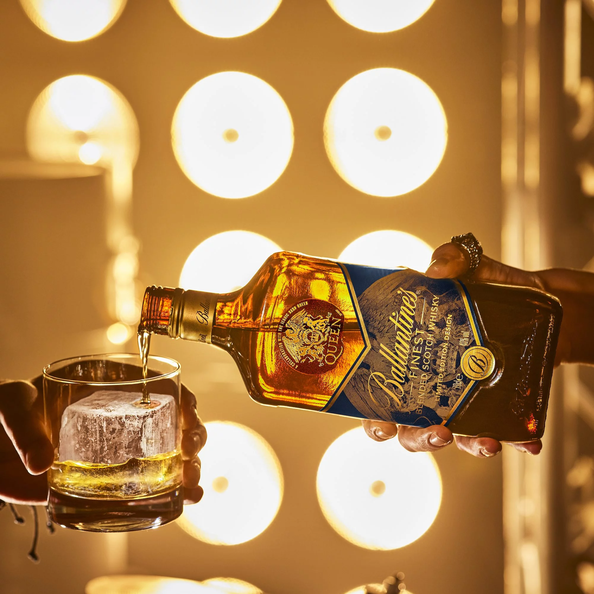 ウイスキー Ballantine's Limited Edition 700ml 数量限定 バランタイン リミテッド 700ml 40度 希少価値！日本