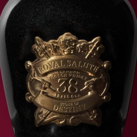 Royal Salute 38 años Stone of Destiny 500ml 3