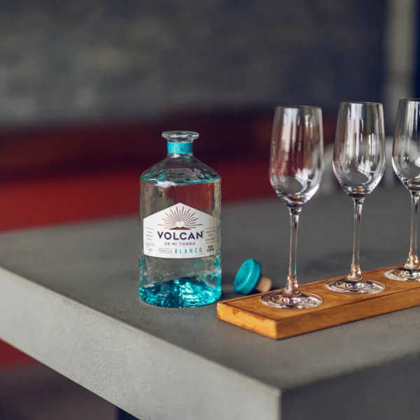 Tequila Volcan de mi tierra Blanco 3