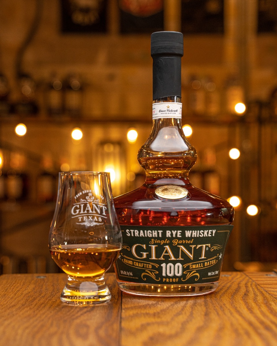 Giant Texas Straight rye 100 Proof whiskey 2